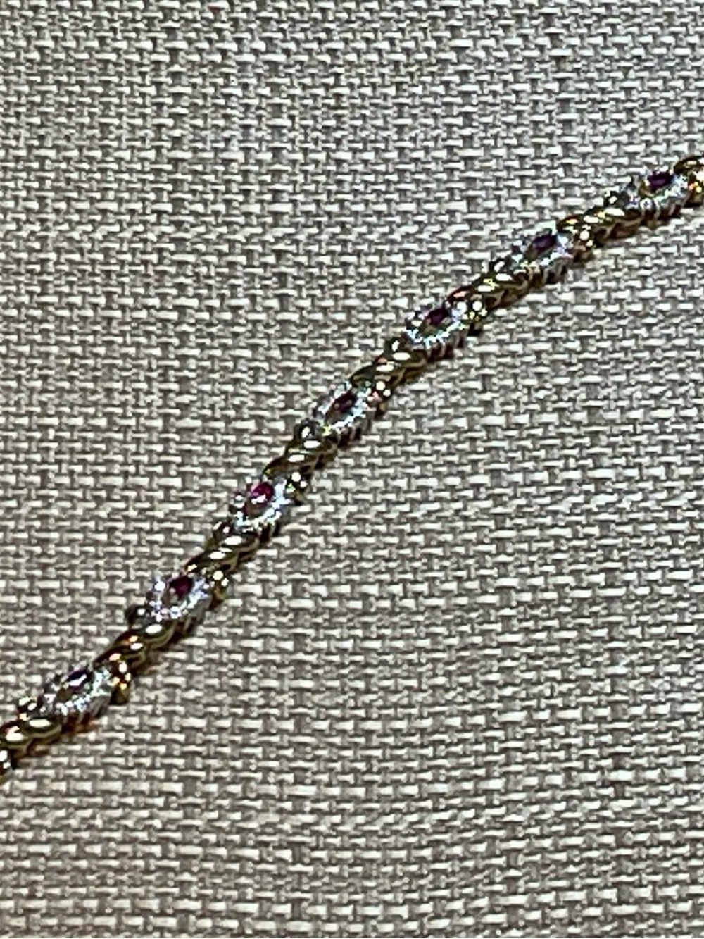Beautiful 10KT Gold and Ruby and Diamond bracelet 7.5” makers mark WM 8.9grams - Picture 9 of 11